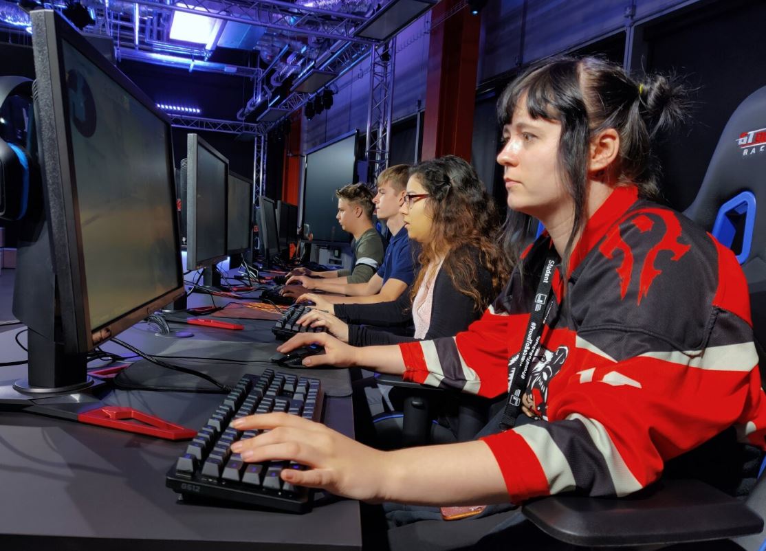 The Rise of Women Who Are Redefining the Esports Frontier